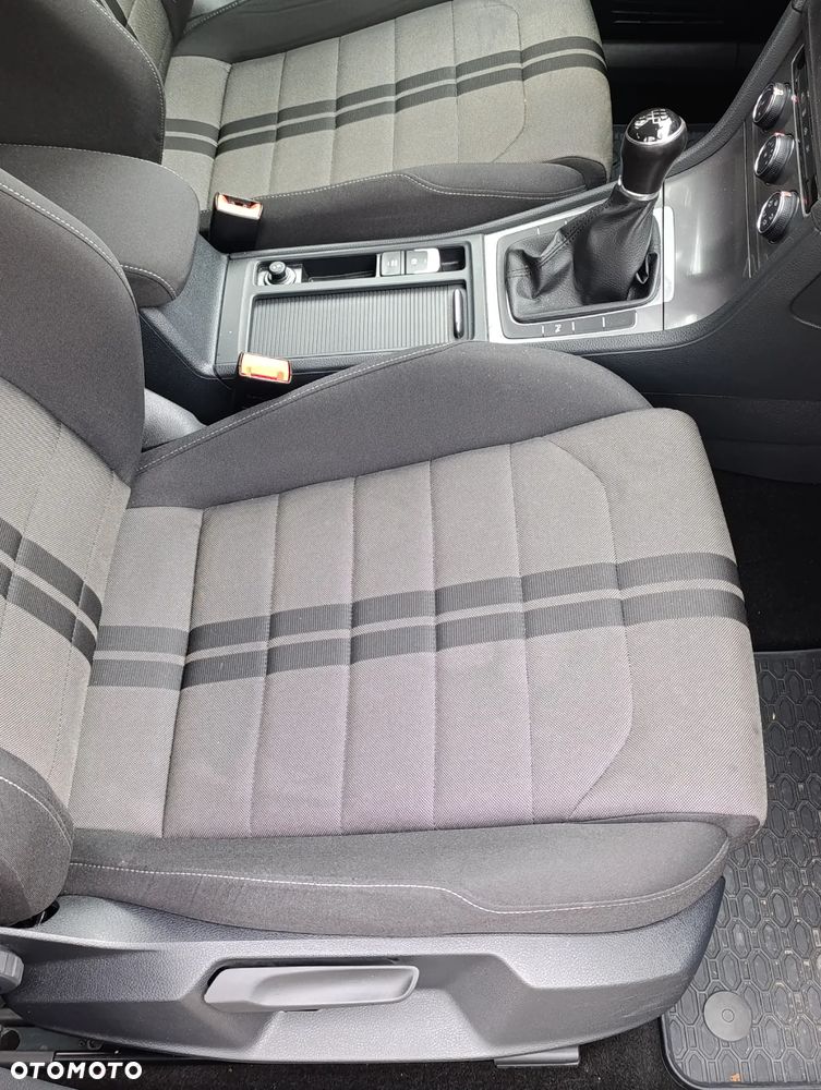 Volkswagen Golf 1.6 TDI Comfortline - 17