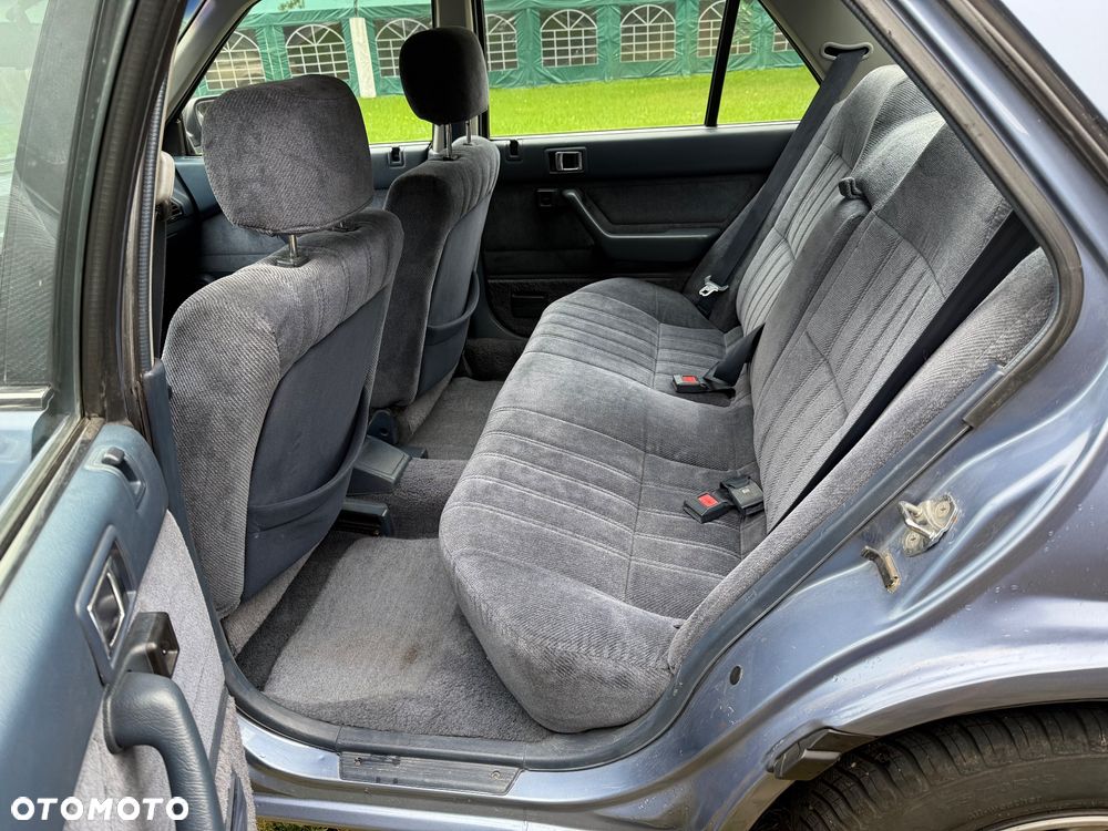 Honda Accord 2.0i-16 EX - 12