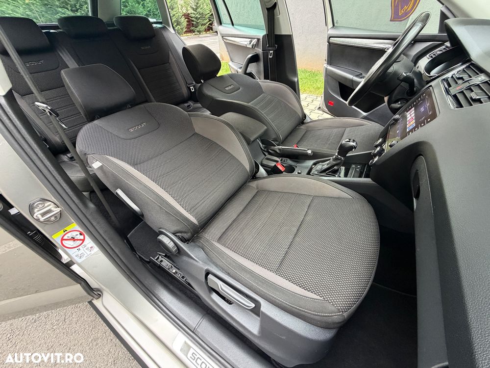 Skoda Octavia Combi 2.0 TDI DSG 4X4 Scout - 13