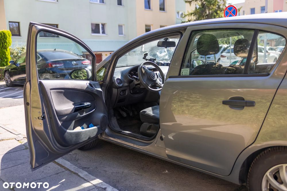Opel Corsa 1.2 16V Edition / Active - 2