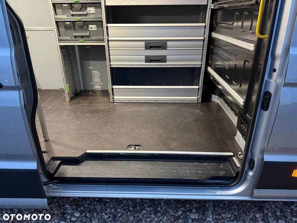 Volkswagen CRAFTER MAXI LONG XXL, MODEL L4H2, MOCNY SILNIK 2.0TDI 177KM, Euro6, Skrzynia automatyczna 8-biegów, ZABUDOWA WARSZTATOWA BOTT, Instalacja 230V, REFLEKTORY Bi-LED, KAMERA, NAWIGACJA, FOTEL z REG.+ 2x PODŁOKIETNIKI, Android Auto, Apple CarPlay, 3 OSOBOWY VAN HOMOLOGACJA VAT-1 Fabrycznie WZMOCNIONY! - 13