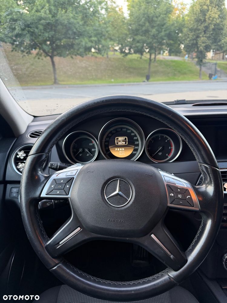 Mercedes-Benz Klasa C 200 CDI DPF Automatik BlueEFFICIENCY Avantgarde - 9