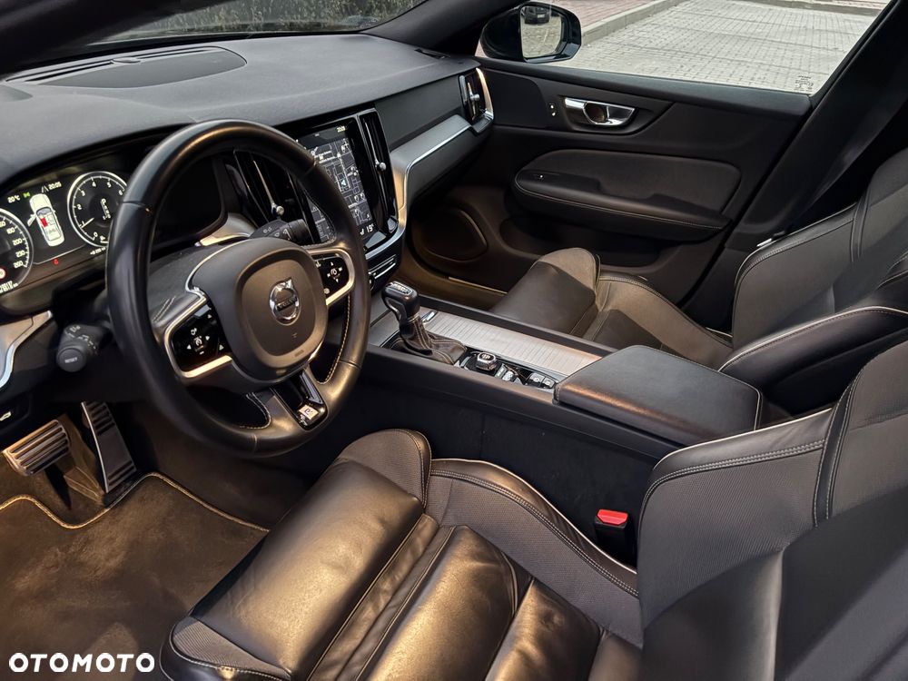 Volvo S60 T4 R-Design - 10