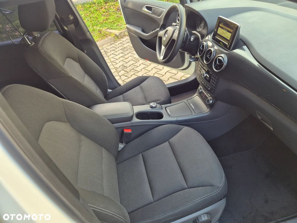 Mercedes-Benz Klasa B 180 7G-DCT Edition - 14