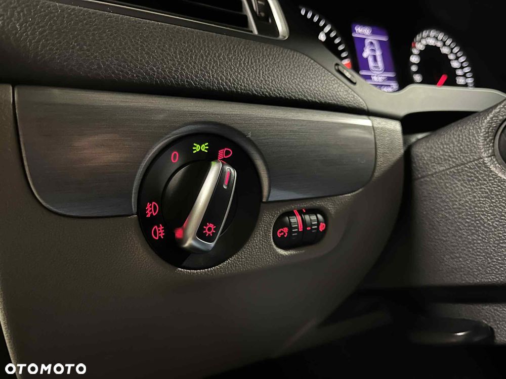 Volkswagen Jetta 1.6 TDI Comfortline DSG - 16