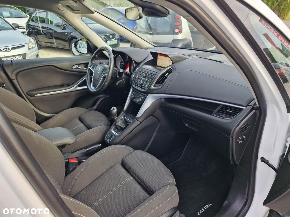 Opel Zafira - 24