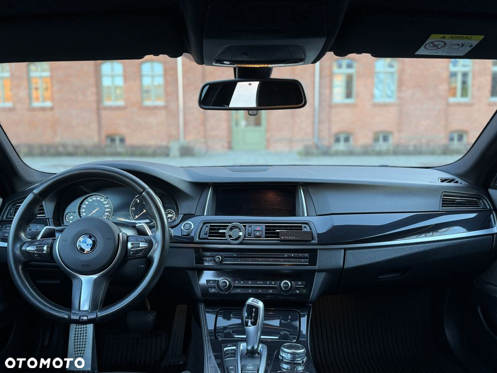BMW Seria 5 520d xDrive - 10