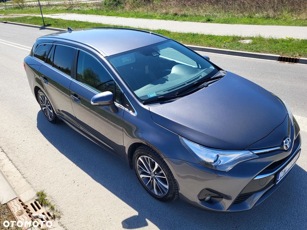 Toyota Avensis 2.0 D-4D Premium - 11