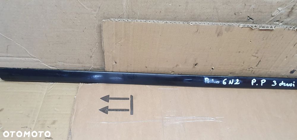 Listwa drzwi prawy przód przednia prawa VW Polo 6N2 6N3853072A - 2