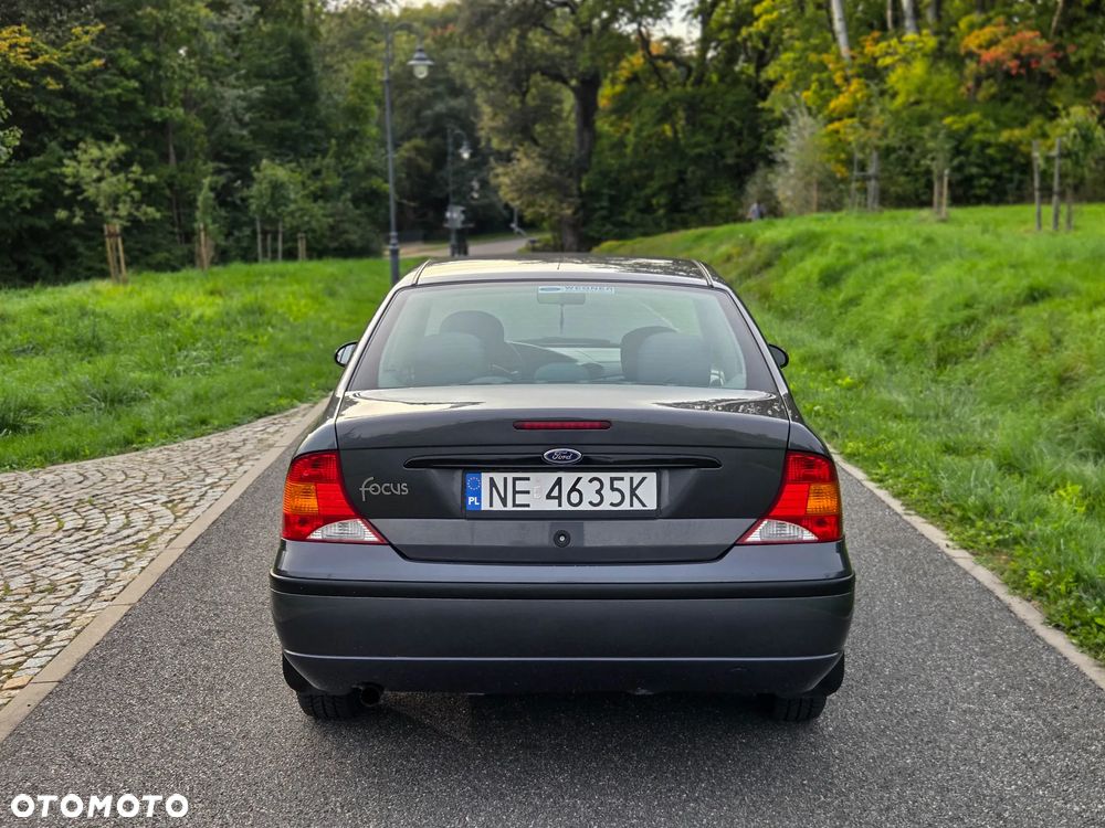 Ford Focus 1.8 Trend - 3