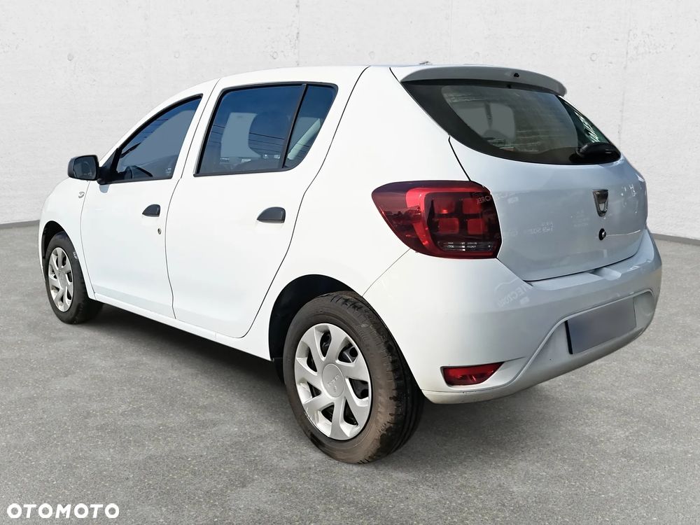 Dacia Sandero - 8