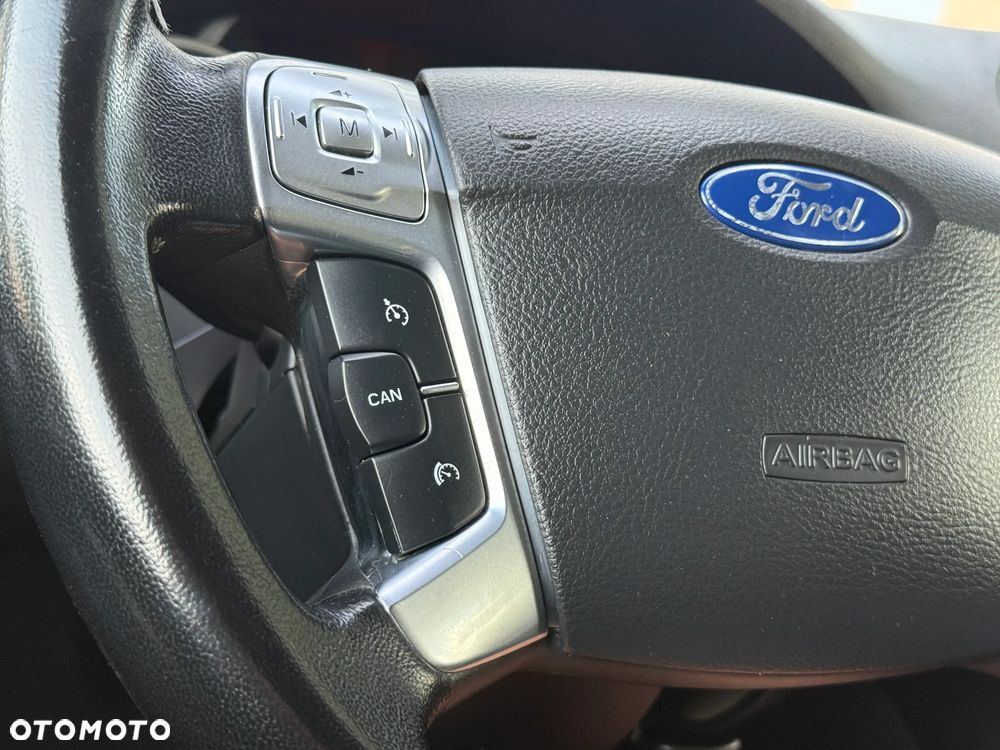 Ford Galaxy - 36