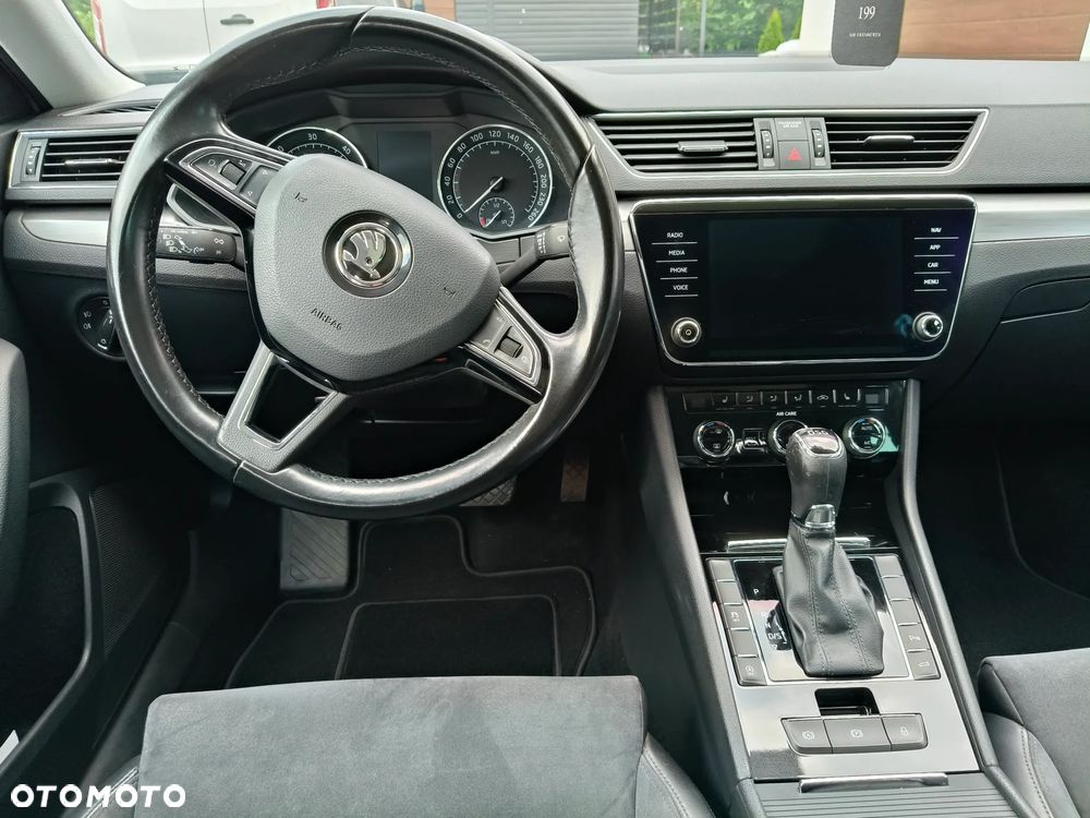 Skoda Superb 2.0 TDI Ambition DSG - 11