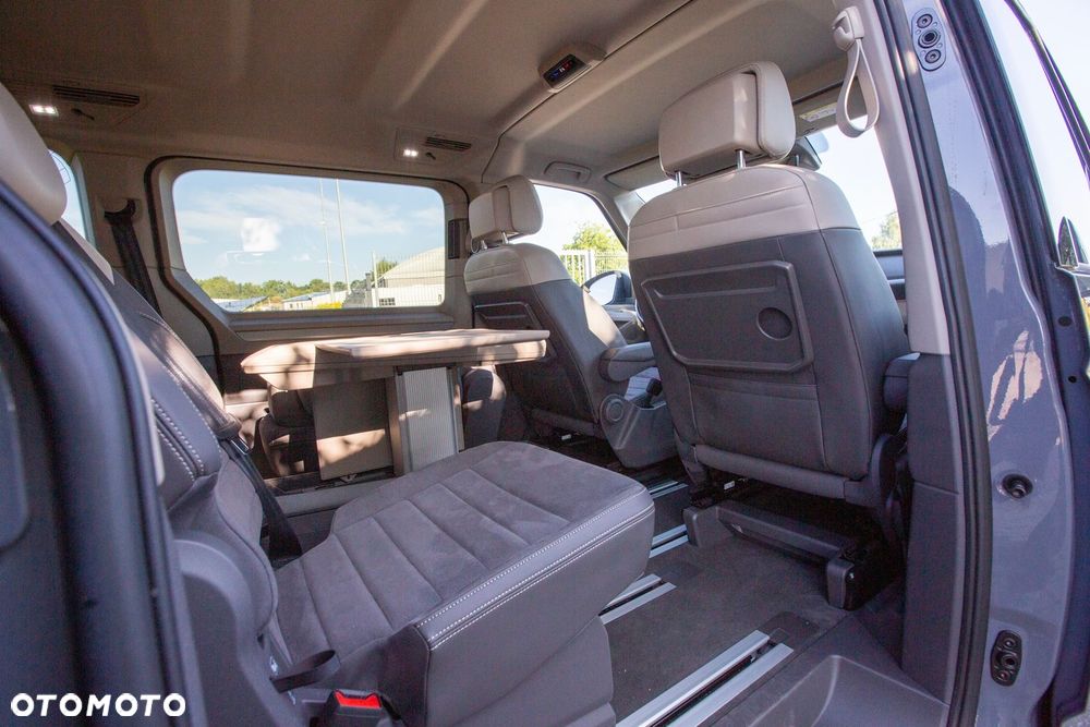 Volkswagen Multivan - 10