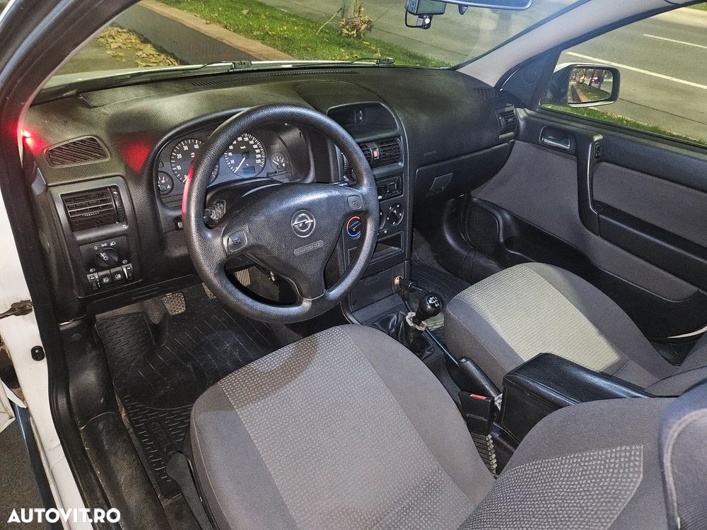 Opel Astra Classic Caravan 1.6i - 15