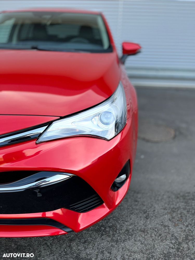 Toyota Avensis 2.0 D-4D Luxury - 6