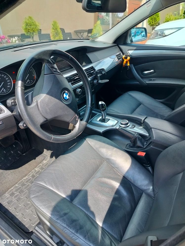 BMW Seria 5 525d - 19