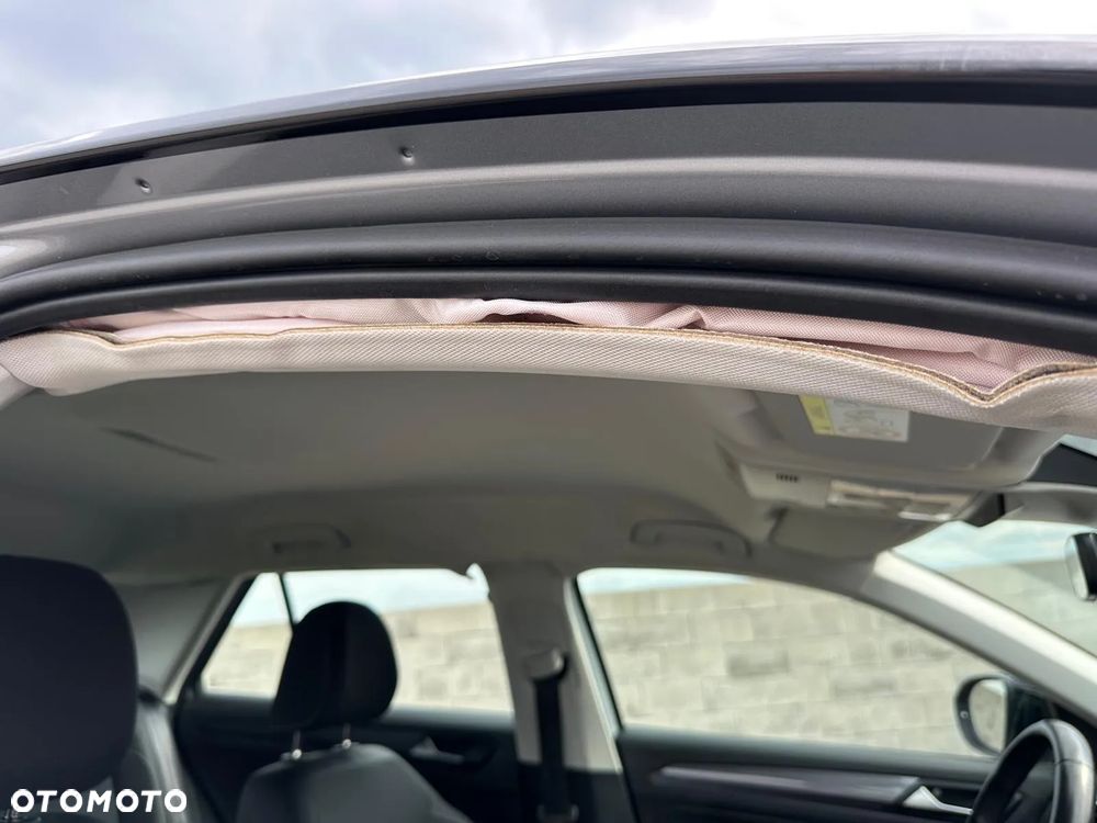 Volkswagen T-Roc 2.0 TDI SCR 4MOTION DSG Style - 31