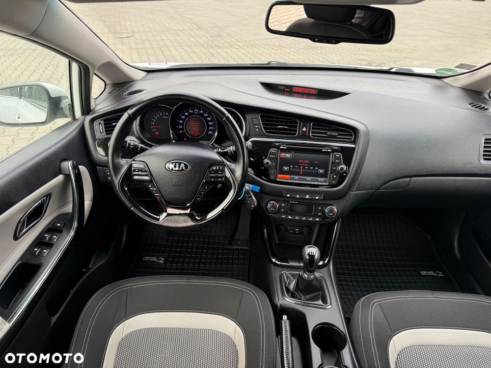 Kia Ceed 1.4 CVVT Dream Team Edition - 15