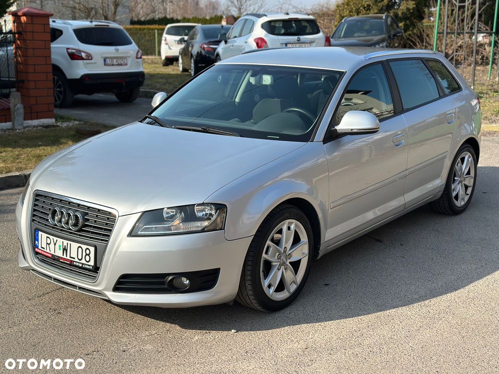 Audi A3 Sportback 1.6 TDI DPF S line Sportpaket - 2