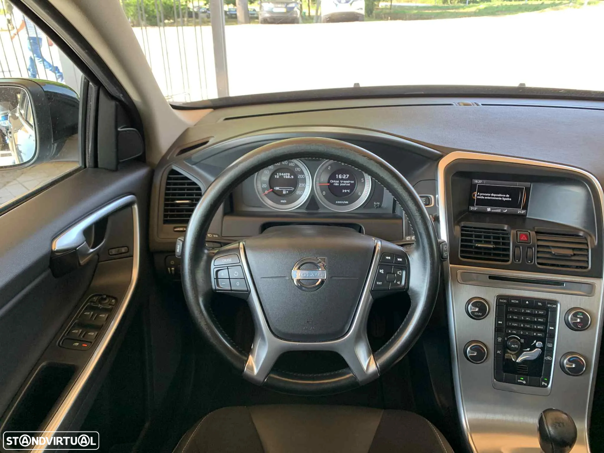 Volvo XC 60 2.0 D3 Drive Momentum Start/Stop - 9