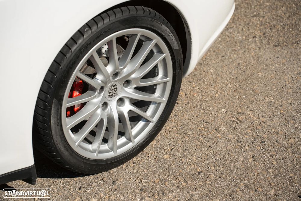 Porsche 911 (997) Carrera 4 S Cabriolet - 22