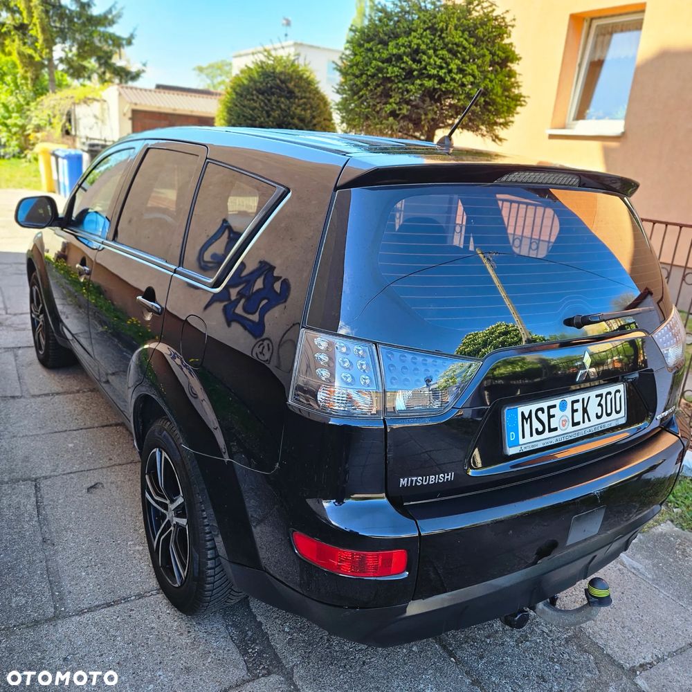 Mitsubishi Outlander - 9