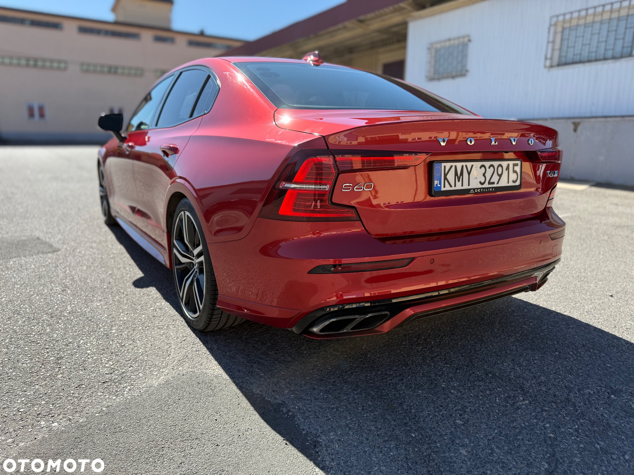 Volvo S60 T6 AWD R-Design - 3