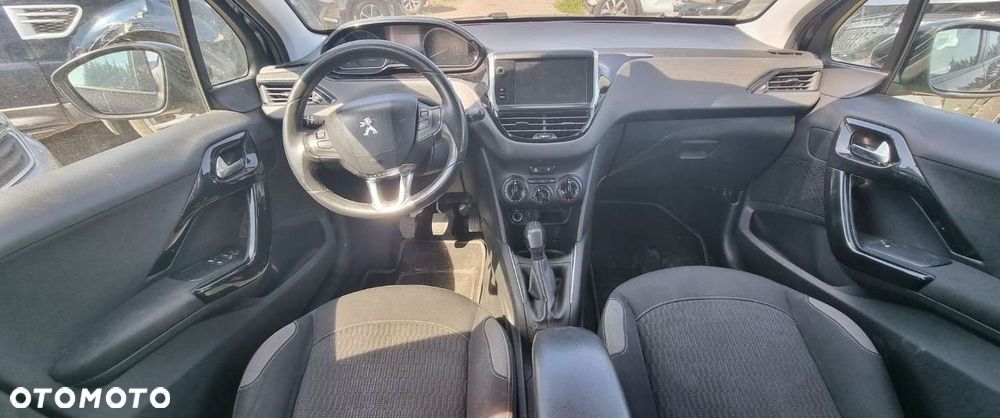 Peugeot 208 - 7