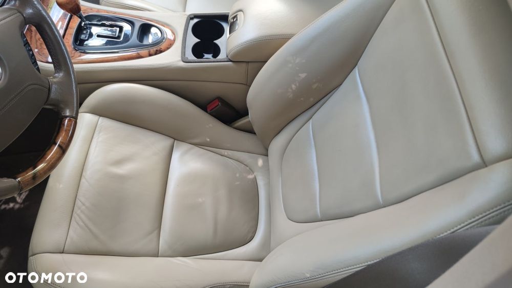 Jaguar XJ - 15