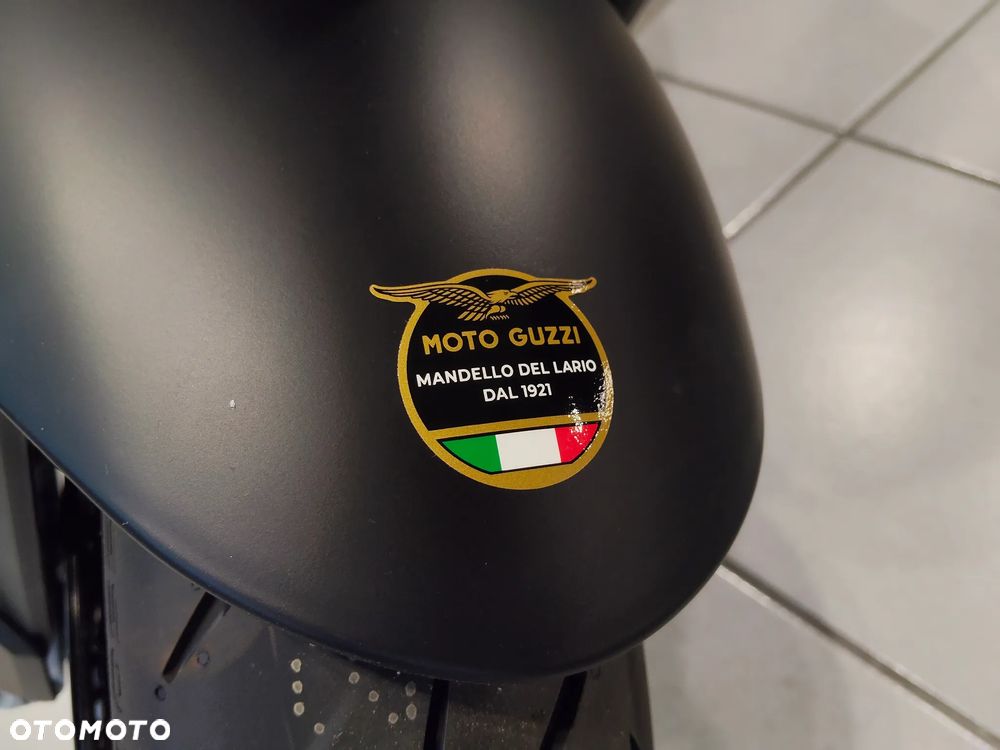 Moto Guzzi V100 Mandello - 14