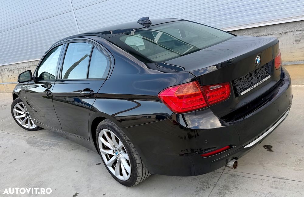 BMW Seria 3 320d DPF Aut. Edition Exclusive - 32