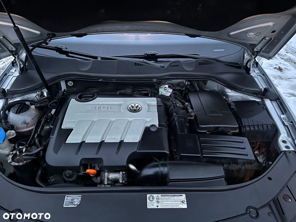 Volkswagen Passat 2.0 TDI DPF Highline - 11