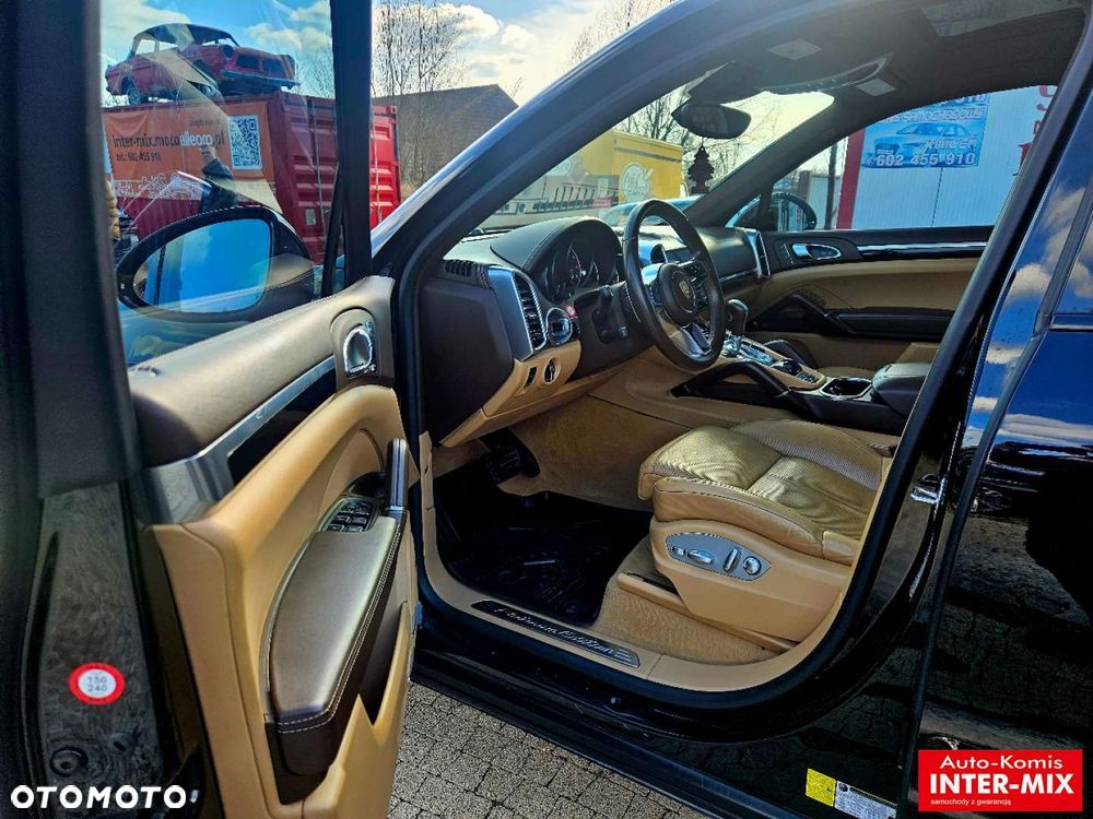 Porsche Cayenne - 14
