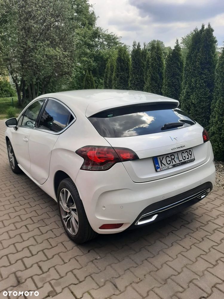Citroën DS4 e-HDi 110 SoChic - 8
