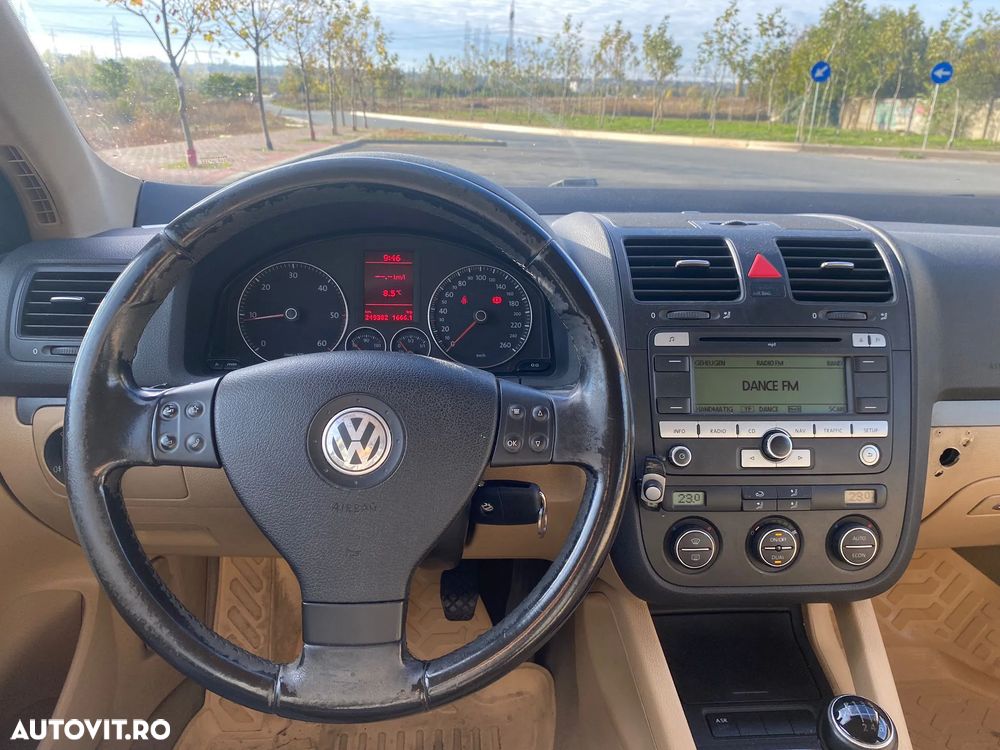 Volkswagen Jetta 2.0 TDI DPF Freestyle - 14