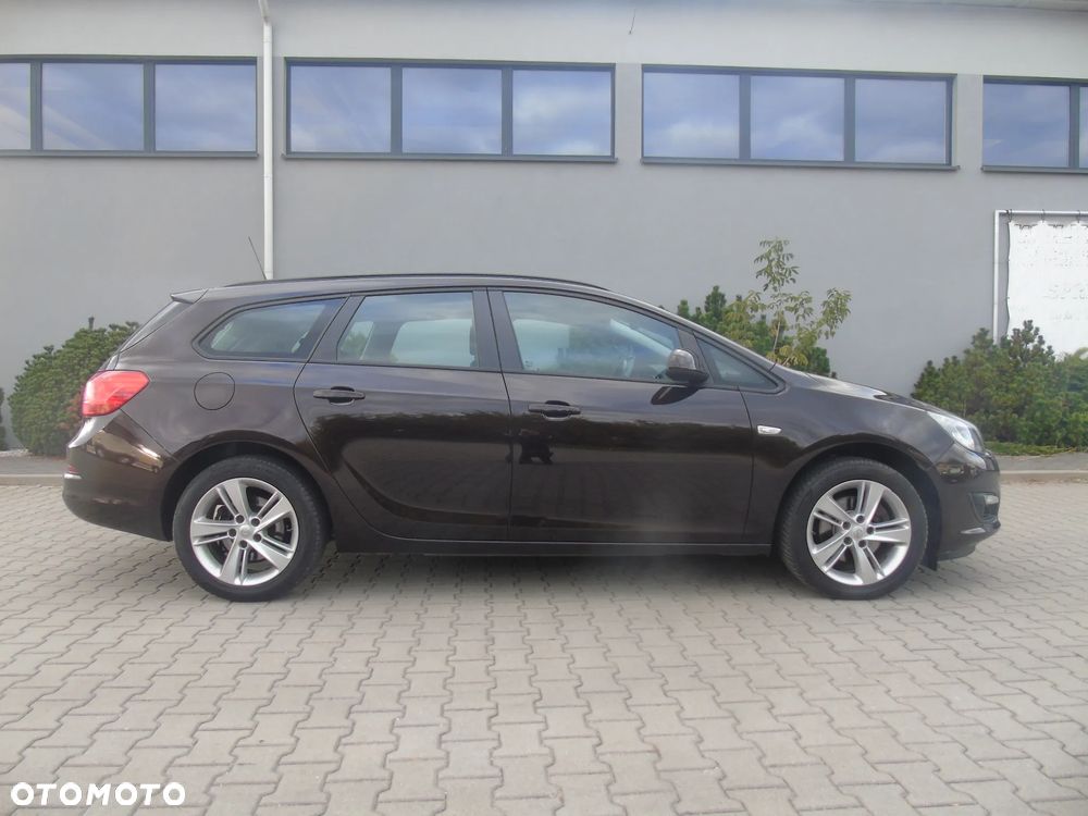 Opel Astra IV 1.6 CDTI Cosmo - 4