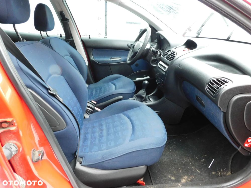 Peugeot 206 - 13