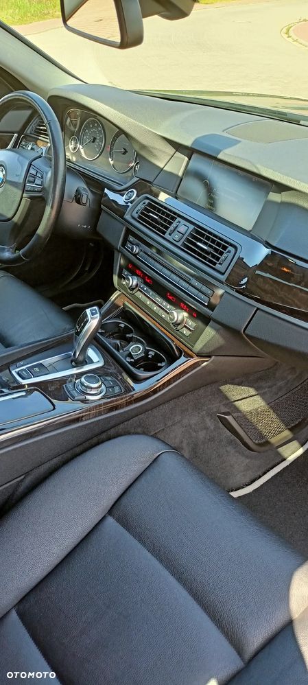 BMW Seria 5 535i xDrive Luxury Line - 17