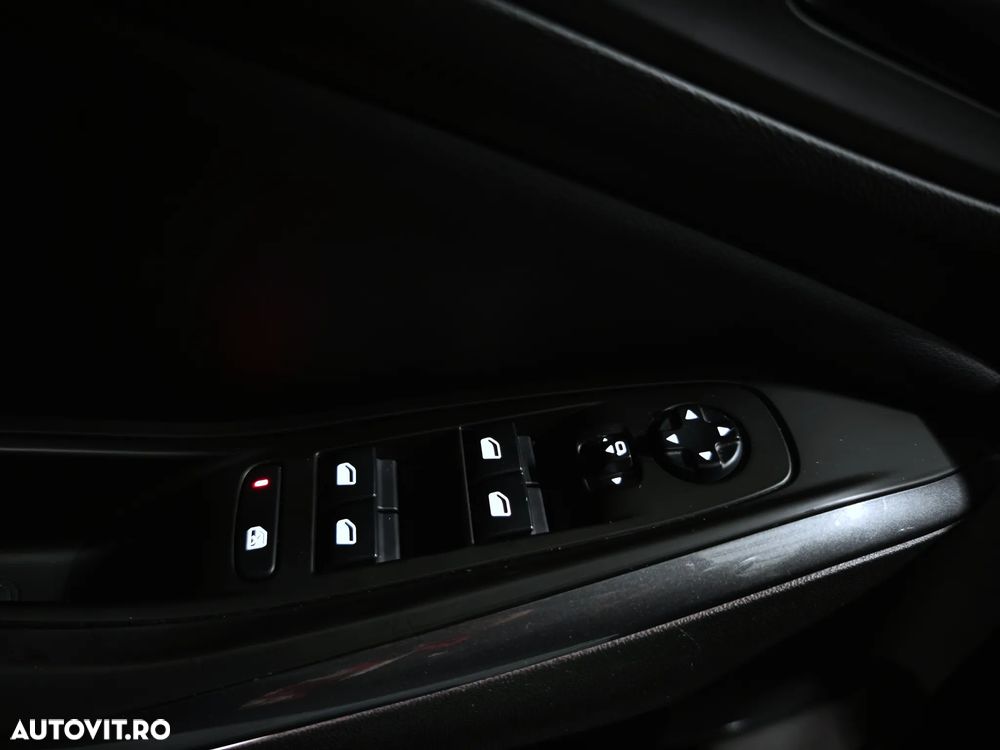 Opel Grandland X 1.2 Turbo START/STOP Ultimate Aut. - 25