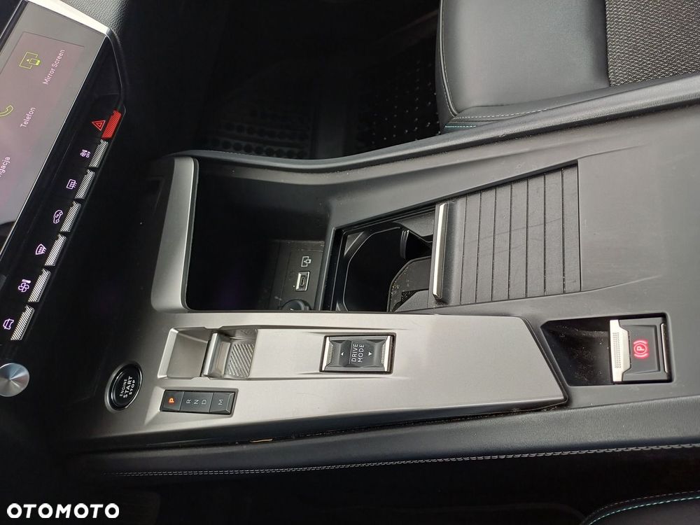 Peugeot 308 1.2 PureTech Allure Pack S&S EAT8 - 16