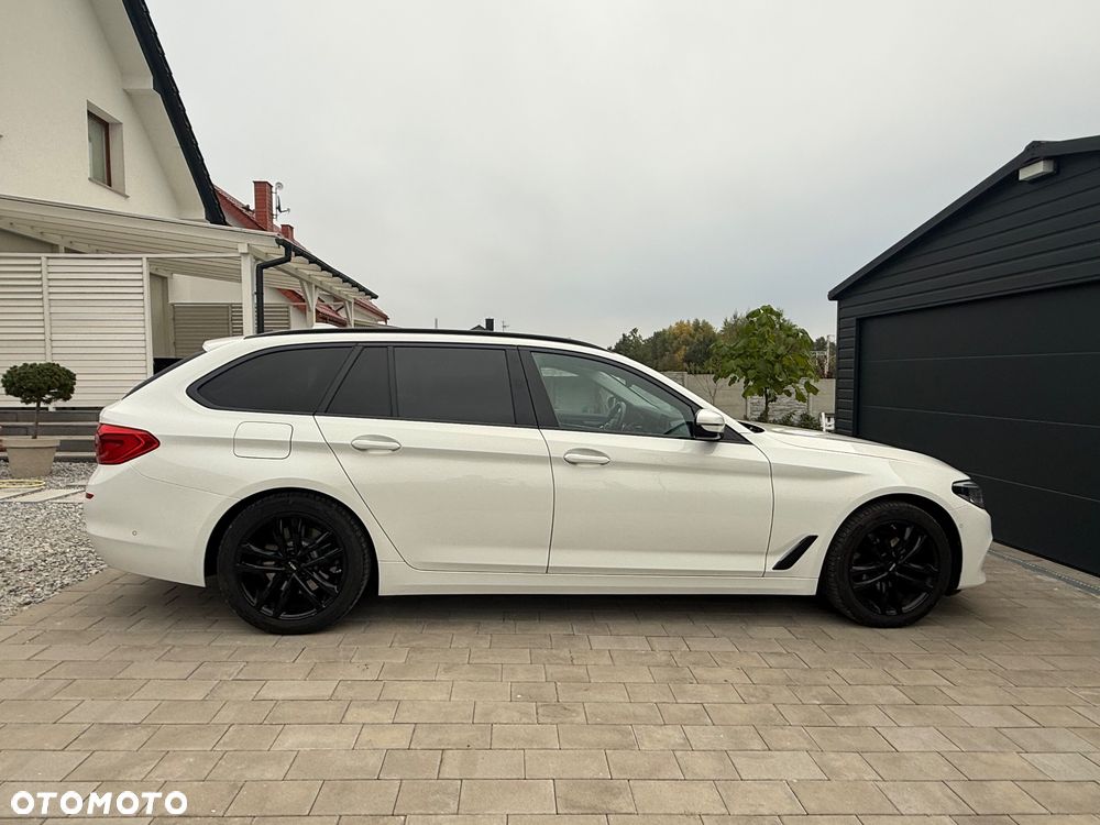 BMW Seria 5 2019 photo 4