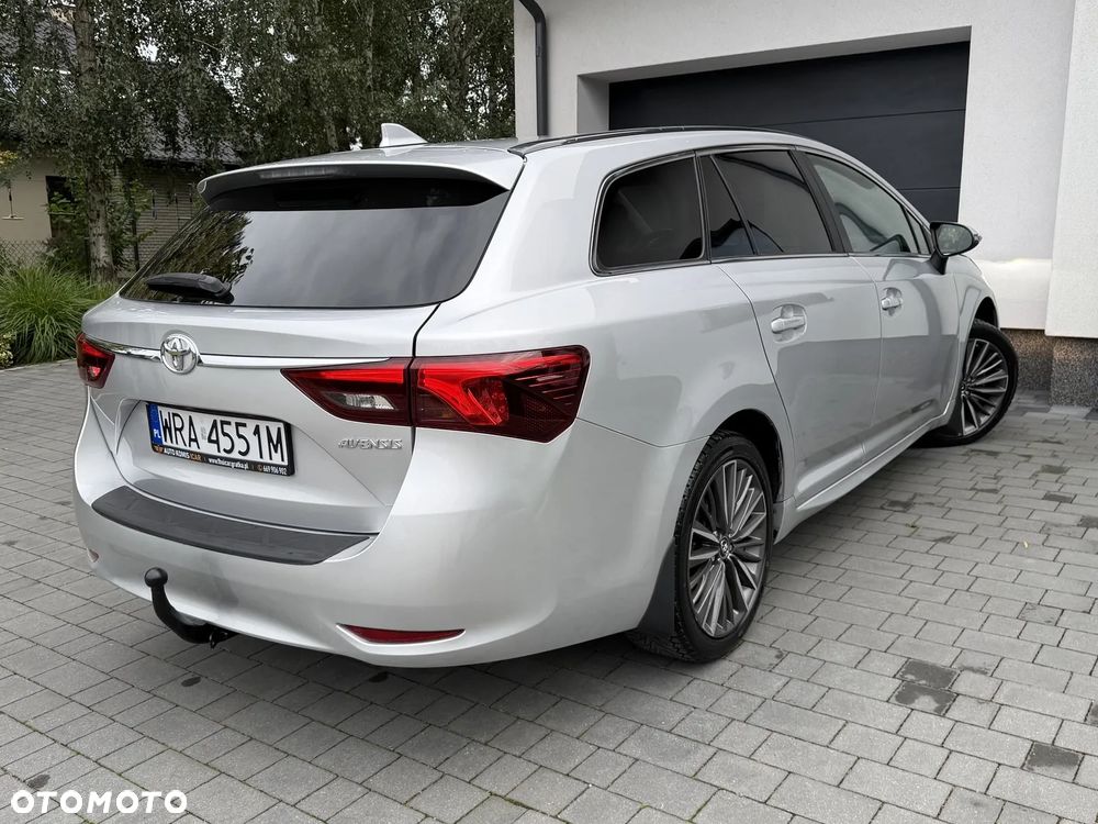 Toyota Avensis 1.8 Premium - 21