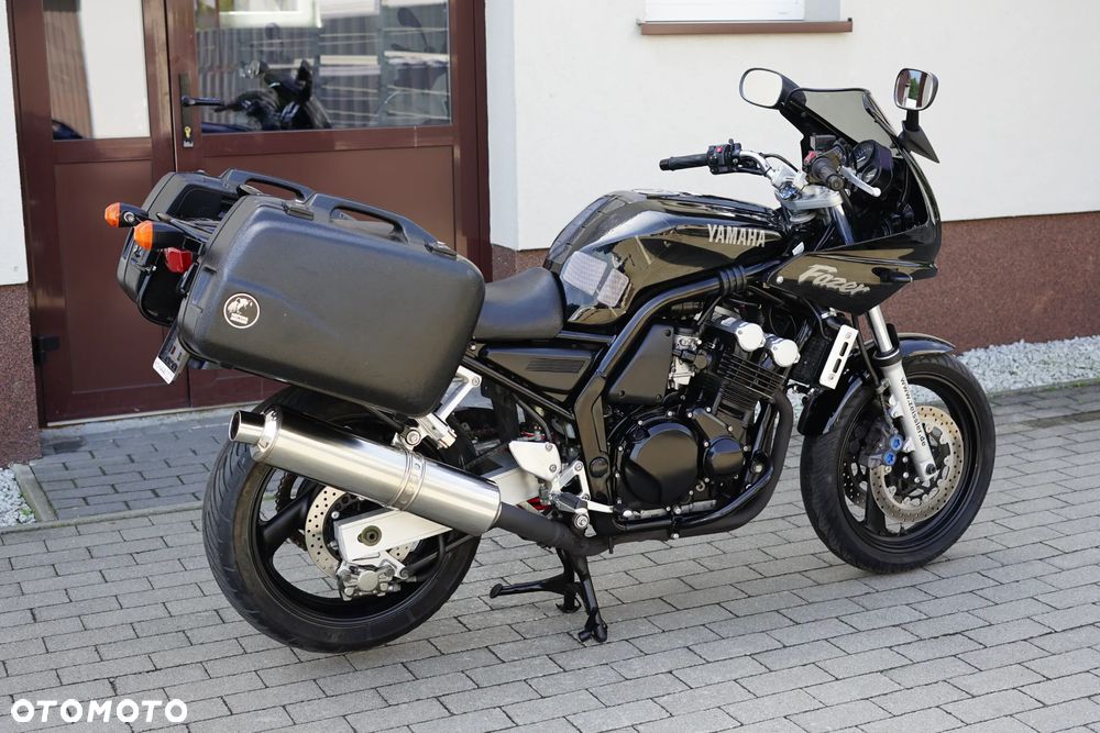 Yamaha FZS - 4