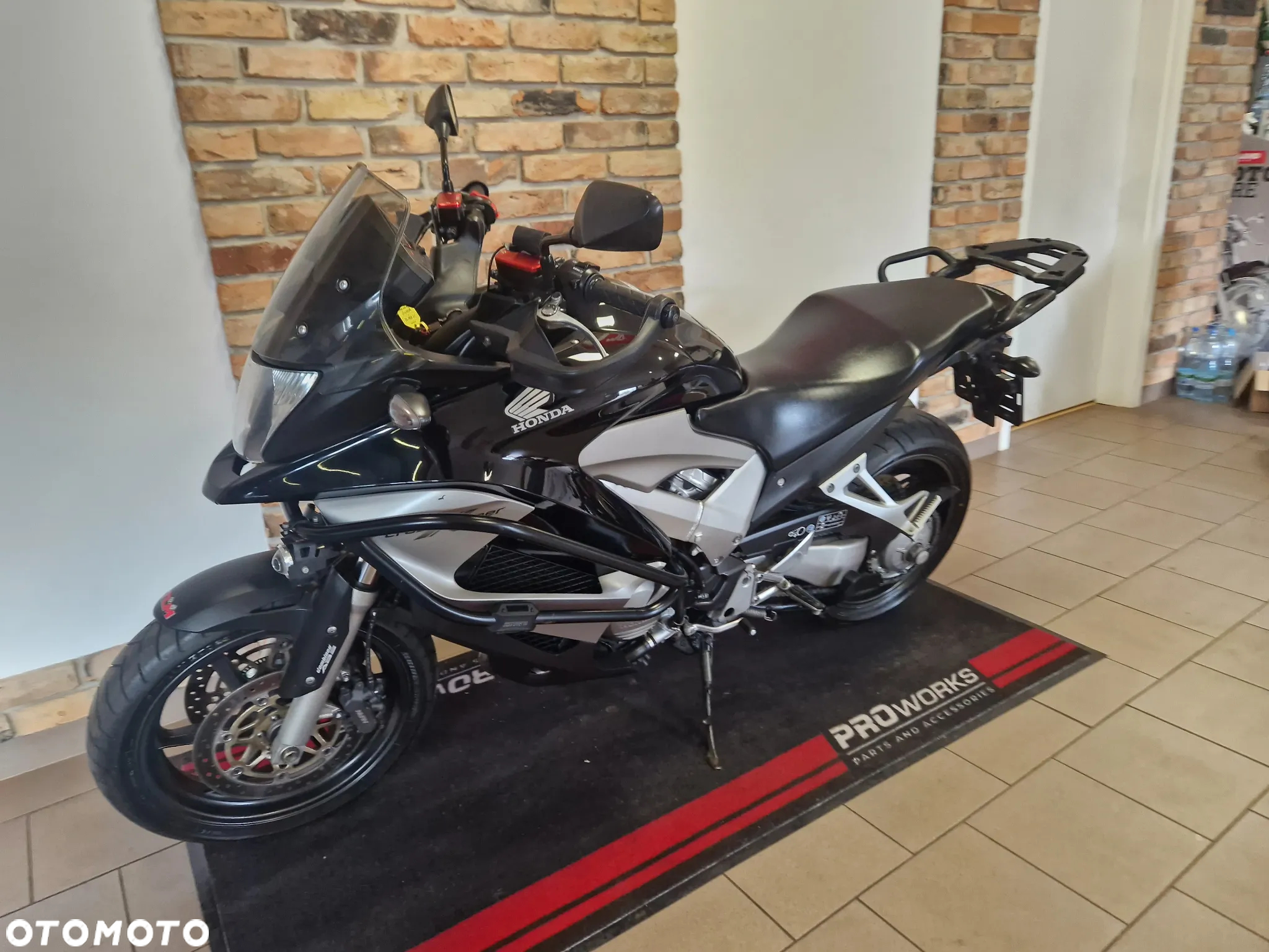 Honda VFR - 10