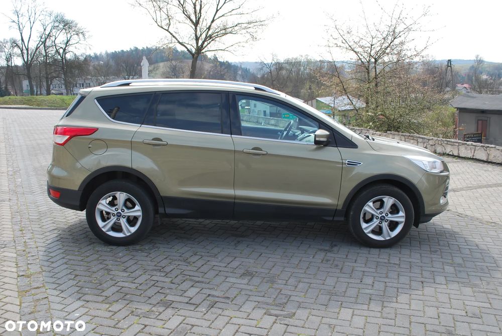 Ford Kuga 2.0 TDCi 2x4 Titanium - 8