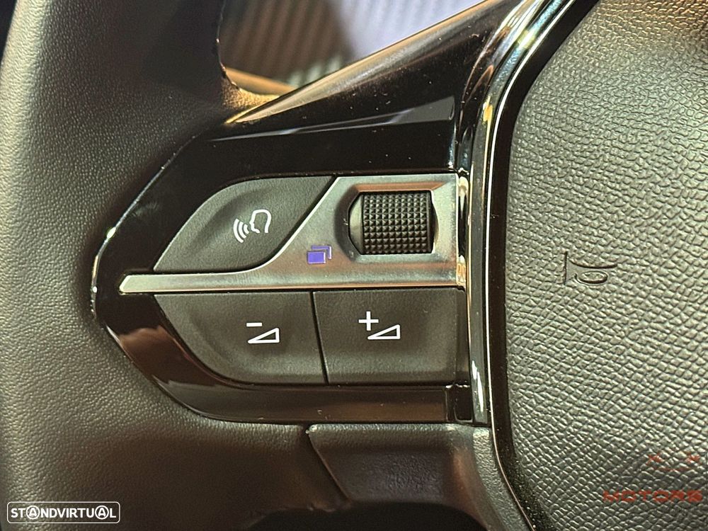 Peugeot 2008 1.2 PureTech Allure Pack - 22