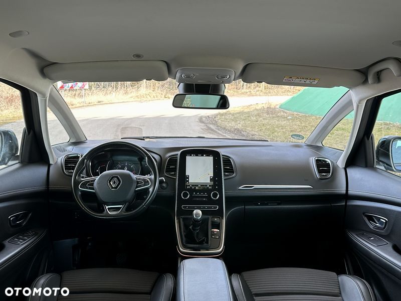 Renault Grand Scenic - 16