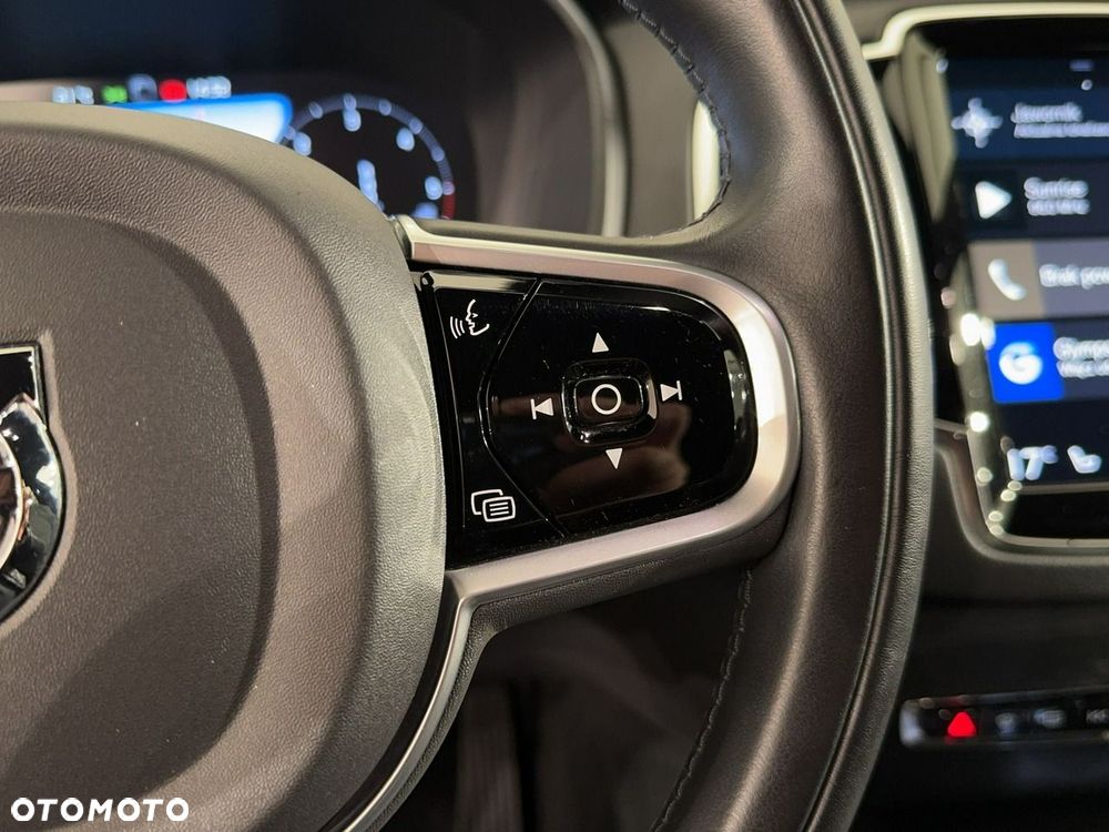 Volvo XC 90 - 23