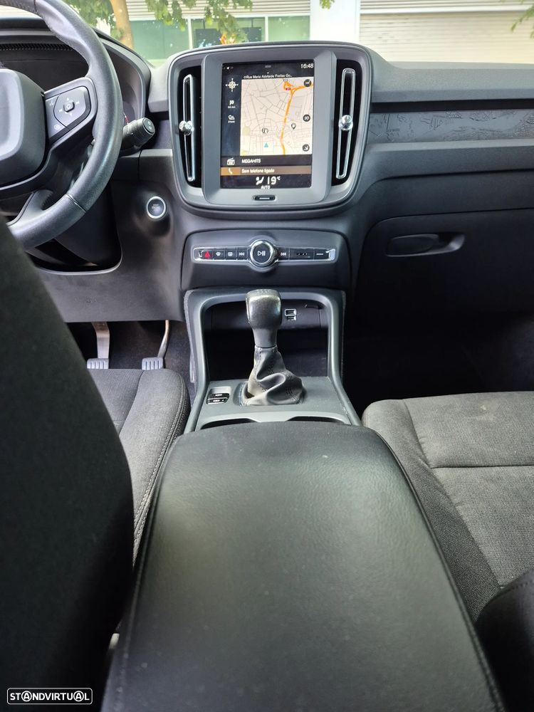 Volvo XC 40 1.5 T2 Momentum - 12